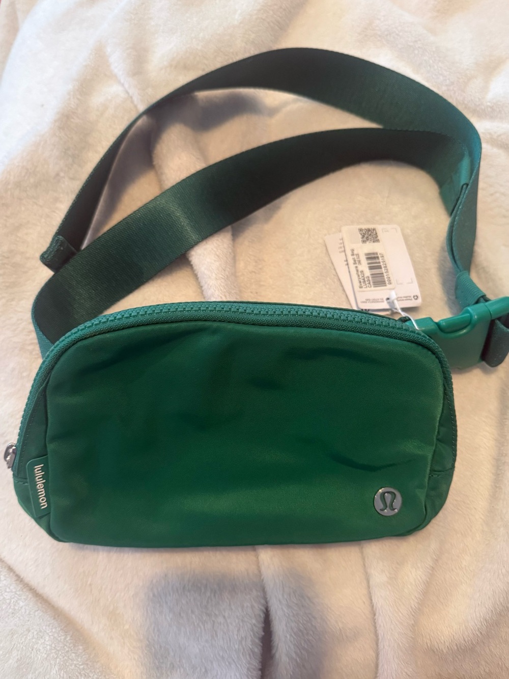 lululemon Everywhere Belt Bag in Teal Green